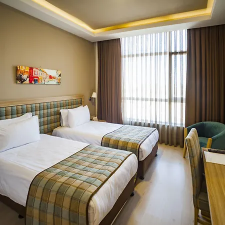 Akman Tzob Hotel 4*