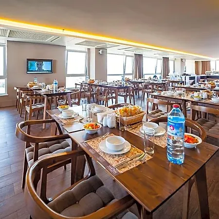 Akman Tzob Hotel 4*