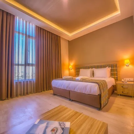 Akman Tzob Hotel Bitik