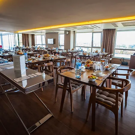 Akman Tzob Hotel
