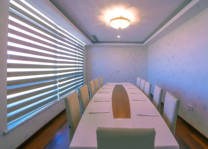 Akman Tzob Отель